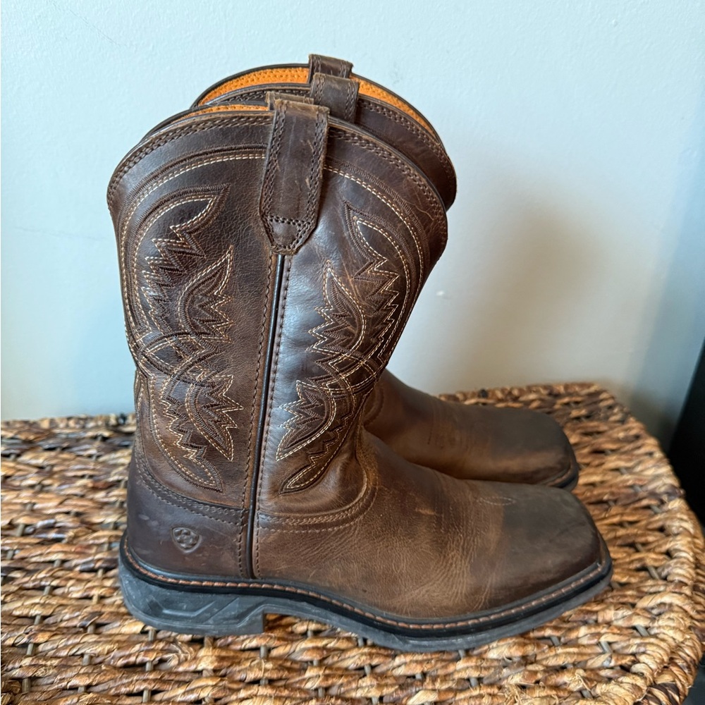 ARIAT BOYS' WORKHOG® XT COIL WESTERN BOOTS - SQUARE TOE size 5